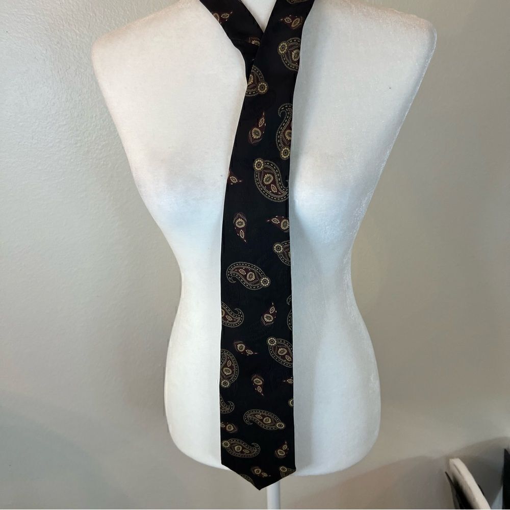 Aquascutum  London Black Silk Tie with Paisley Design Hand Finished - Picture 2 of 5